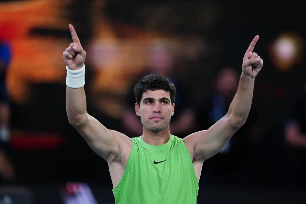 Alcaraz ngược dòng nghẹt thở, lần đầu vào chung kết Australian Open